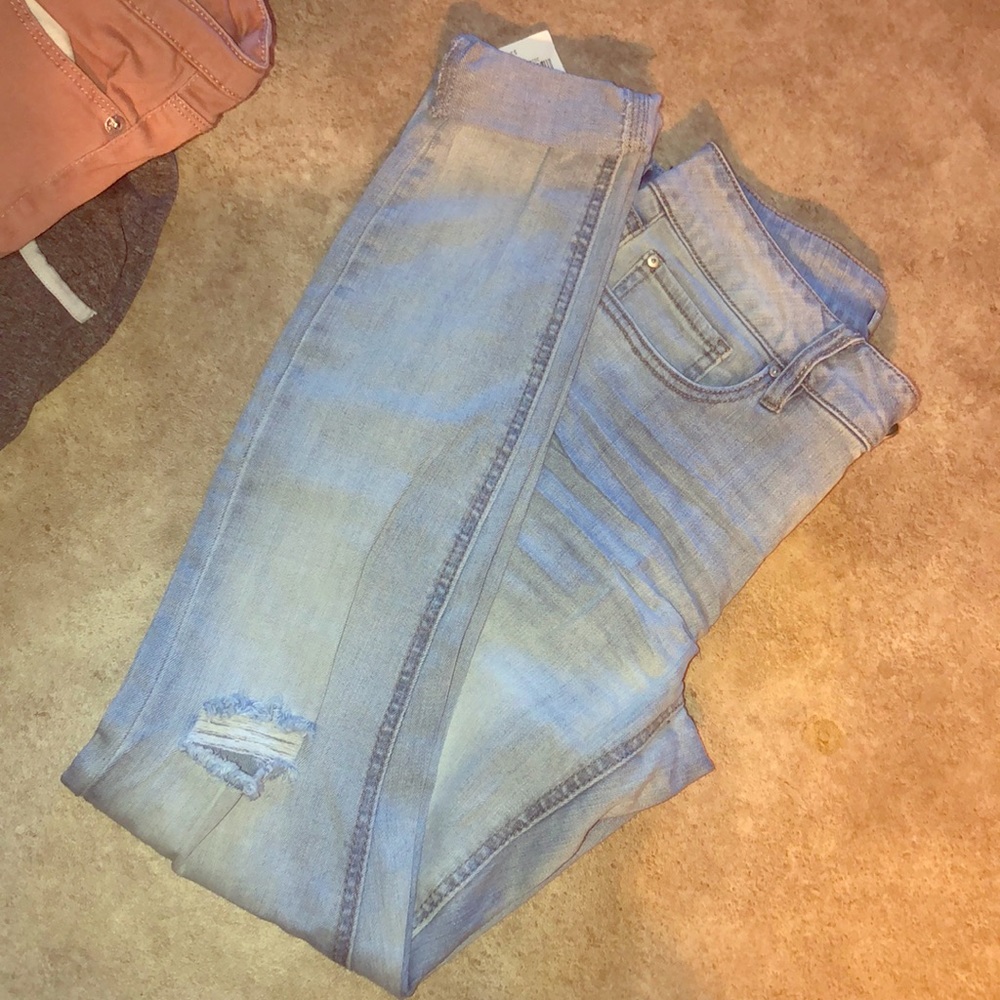 BNWT ripped Skinny Jeans